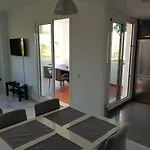 Luxury And Secluded Set In Valle Appartement