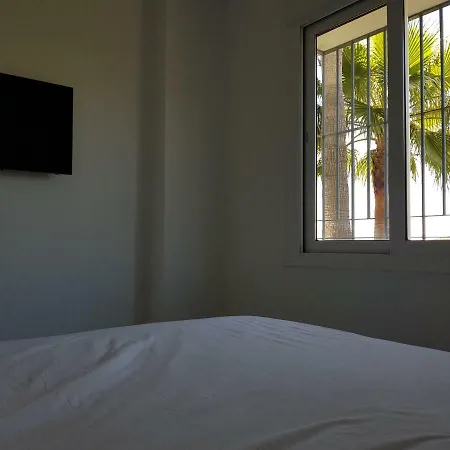 Luxury And Secluded Set In Valle Εστεπόνα